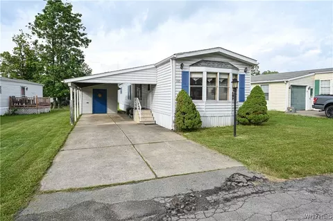 103 S Eaglecrest Dr, Hamburg, NY 14075