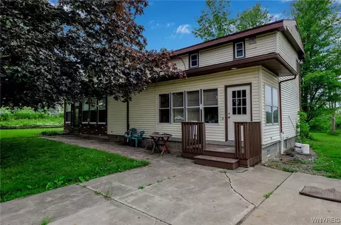 1970 Sturgeon Point Rd, Evans, NY 14047