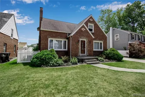 515 Woodland Dr, Buffalo, NY 14223