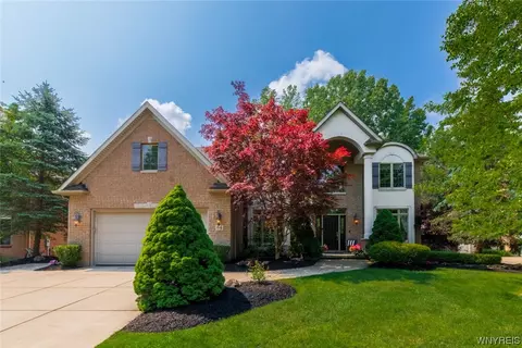 84 Laurel Ln, Amherst, NY 14221