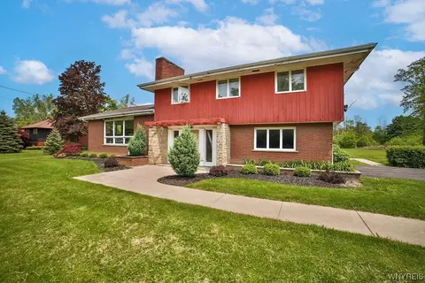 5271 Military Rd, Lewiston, NY 14092