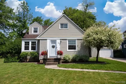 355 Wrexham N Ct, Tonawanda, NY 14150