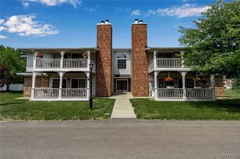 1185 Youngs Rd #E, Amherst, NY 14221