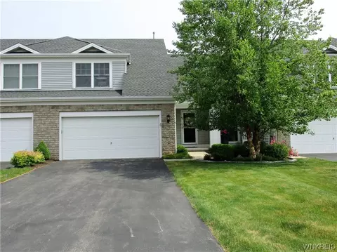 27 Denton Dr, Lancaster, NY 14086