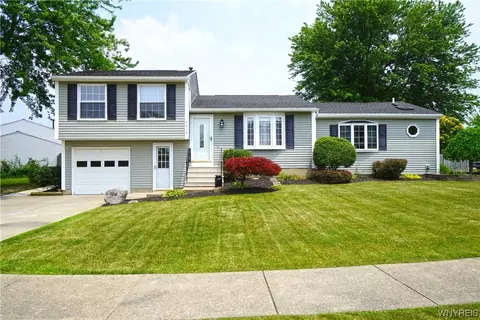 4018 Towers Pl, Hamburg, NY 14075