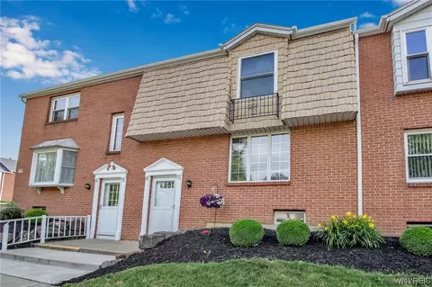 3907 Bowen Rd #34, Lancaster, NY 14086