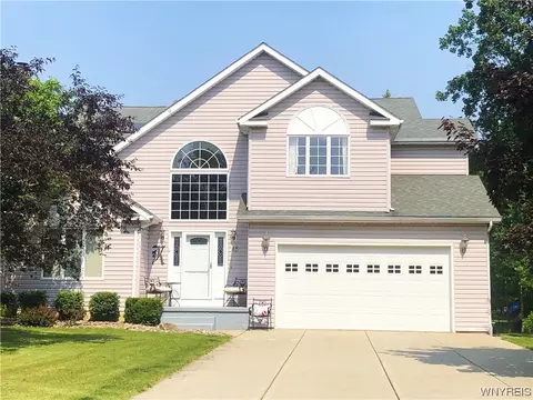 45 Pellamwood Ct, Grand Island, NY 14072