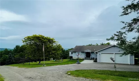 8229 Heim Dr, Springville, NY 14141