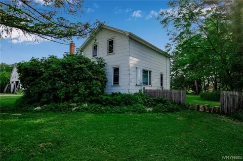 6448 Maple Hill Rd, Wales, NY 14139