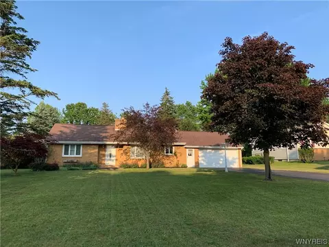 5055 Glenwood Dr, Buffalo, NY 14221