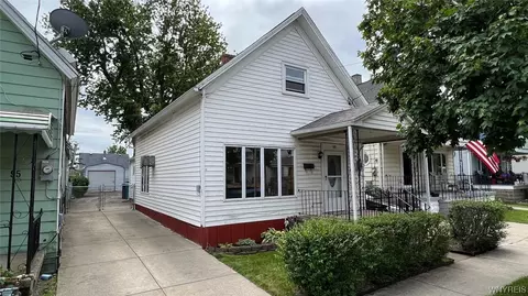 93 Dempster St, Buffalo, NY 14206