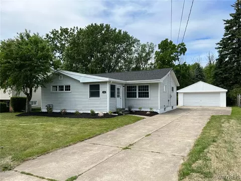 132 Grant St, Depew, NY 14043