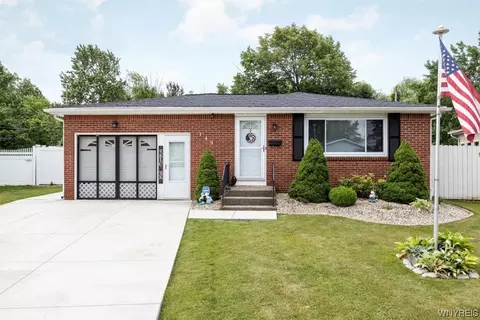 143 Sprucewood Dr, Cheektowaga, NY 14227