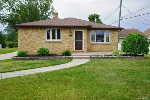 95 Laura Ct, Cheektowaga, NY 14227