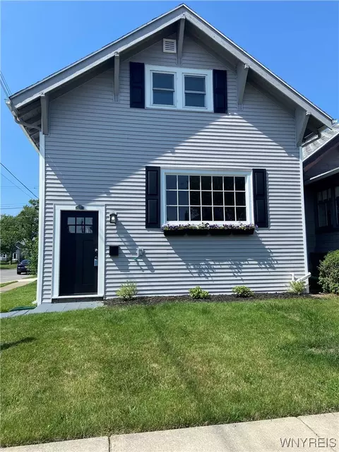 133 Palmer Ave, Kenmore, NY 14217
