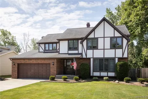 88 Montbleu Dr, Getzville, NY 14068