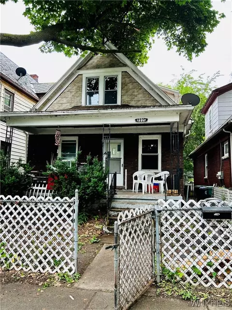 2231 Cudaback Ave, Niagara Falls, NY 14303