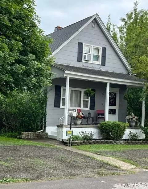29 Markey Ave, Lancaster, NY 14086