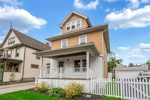 133 Parkwood Ave, Kenmore, NY 14217