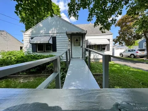 1265 91st St, Niagara Falls, NY 14304