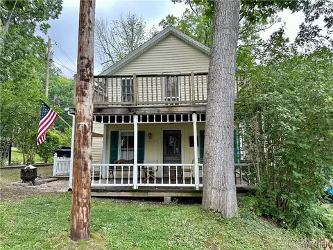 6700 19 Embury Ave, Castile, NY 14427