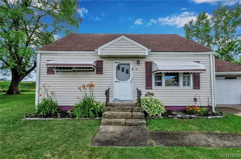 2 Nokomis Pkwy, Cheektowaga, NY 14225