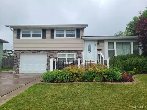 96 Glendale Dr, Tonawanda, NY 14150