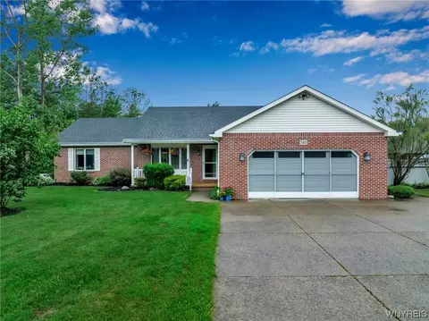 540 Ransom Rd, Lancaster, NY 14086