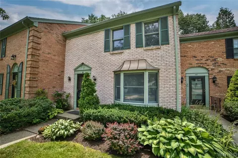38 Kenton Pl, Hamburg, NY 14075