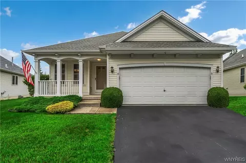 8 Mayfield Dr, West Seneca, NY 14224