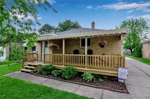 93 Toelsin Rd, Cheektowaga, NY 14225