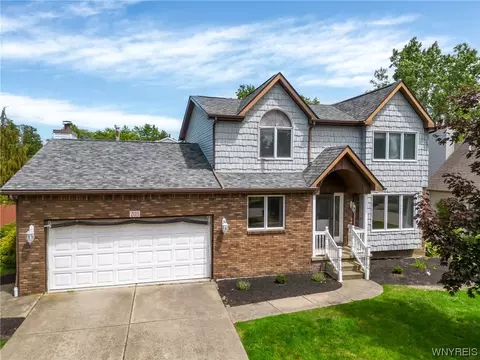 203 Enchanted Frst S, Depew, NY 14043