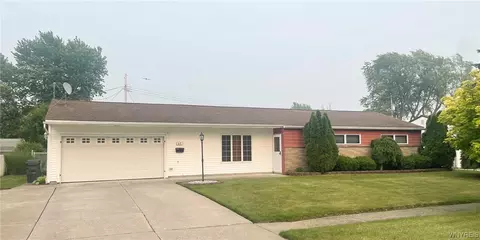 65 Beverly Dr, Depew, NY 14043