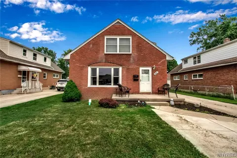 241 Sky Hi Dr, West Seneca, NY 14224