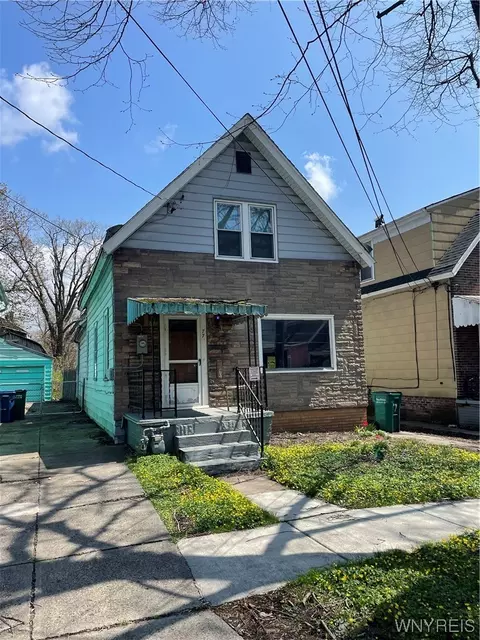77 Keystone St, Buffalo, NY 14211