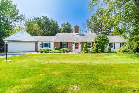 61 Schlemmer Rd, Lancaster, NY 14086