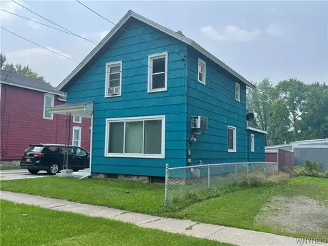 237 Chapel St, Lockport, NY 14094