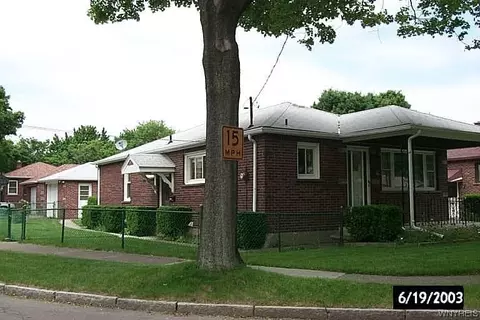 24 Kies Ct, Niagara Falls, NY 14304