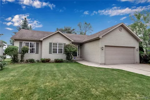 22 Westwind Ln, Amherst, NY 14228