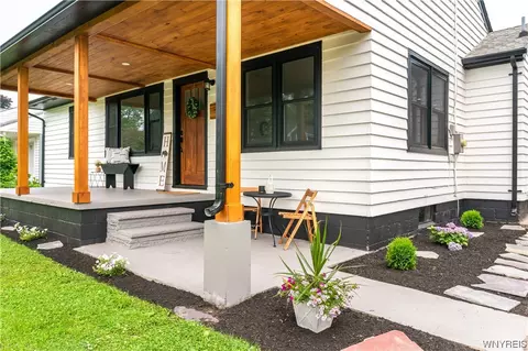 28 Greenwood Pl, Springville, NY 14141
