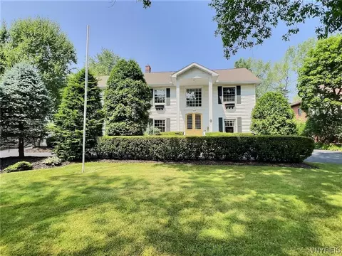 101 Roycroft Blvd, Amherst, NY 14226