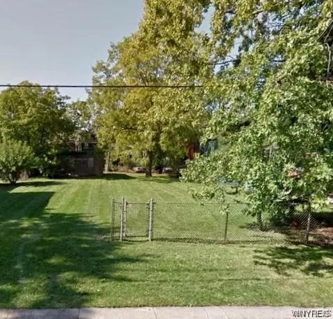 442 6th St, Niagara Falls, NY 14301