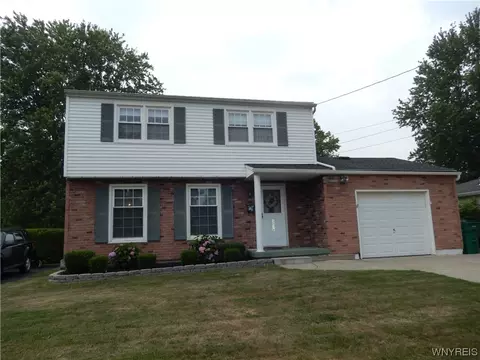 5036 Clarice Dr, Hamburg, NY 14075