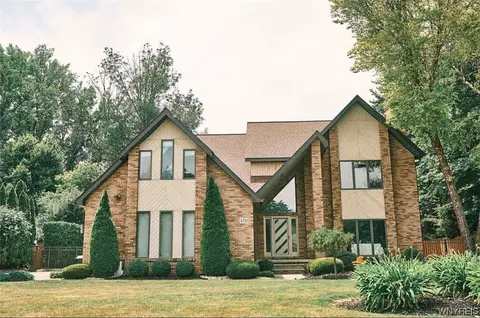 4781 Lauren Ct, Lewiston, NY 14092