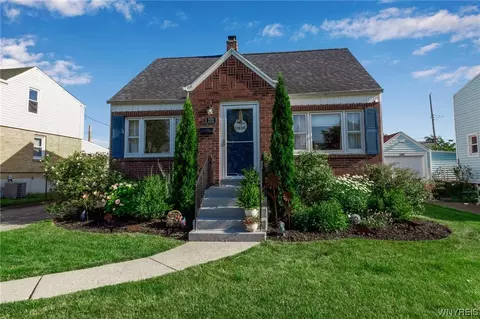 272 Lowell Rd, Buffalo, NY 14217