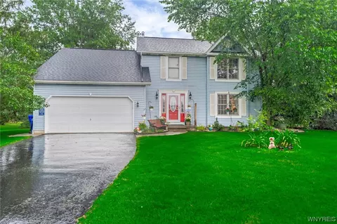 7273 Pendale Dr, Pendleton, NY 14120