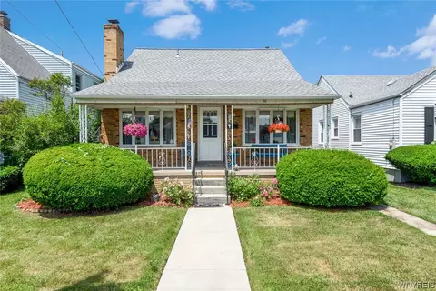 2492 Woodlawn Ave, Niagara Falls, NY 14301