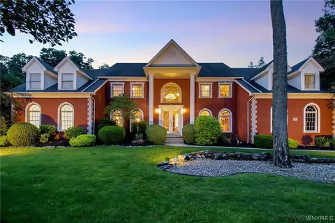 9725 Cobblestone Dr, Clarence, NY 14031