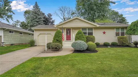 14 Cherry St, Lockport, NY 14094