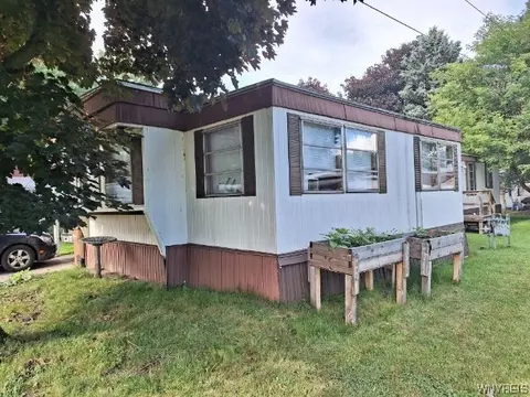 154 Carefree Ln, Cheektowaga, NY 14227